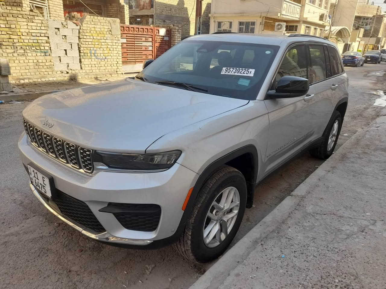 السلام عليكم

للبيع جيب لاريدو موديل 2025خمسه راكب المرغوب 

محرك 3600 V6 المرغوب 

السعر 270وبيه مجال مرقم شهداء 

ماشية 138ميل زيرو

مواصفات السيارة

فتحه

بصمه

* كير ماوس 

* تشغيل عن بعد

* ردارات جانبية

* رادار امامي

* رادار خلفي

* حساسات خلفية

* توقف ذاتي

* نقاط عمياء

* تحديد مسار

* قيادة شبه ذاتية

* كروس سرعه

* سايد بريك بصمة (كهرباء)

* ويل 20 

* شاحن لاسلكي

* ابل كار بلي

* كشن كهرباء

* هيترات بلكشن

   •كشنات جلد

السيارة حادث  بس بنيد مبدل. مكفوله لالغد ولاشاصي ابد 

مكان السيارة بلديات

***********
