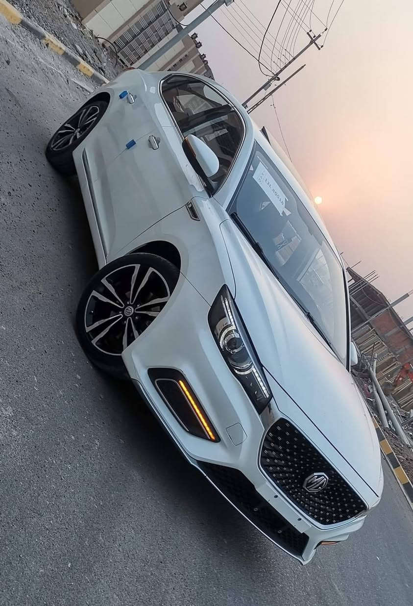 للبيع
موديل 2021
MG6
رقم بغداد مشروع وطني 
محرك 1.5 تيربو
بابين صبغ بدون دواخل طرف سكن
ناقل سرعة دبل كلتش7 سرعات
قوة المحرك 169 حصان
عزم الدوران 250 نيوتن / متر
مصابيح نهارية LED
مصابيح خلفية LED
مرايا كهربائية
اشارات في المرايا الكهربائية
مرايا قابلة للطي بشكل الكتروني
مقود جلد
مكابح توقف الكترونية EPB
مكابح انتظار الكترونية Auto Hold
نظام الثبات الالكتروني ESP
نظام توزيع قوة الكبح EPD
نظام مكابح المنعطفات CBC
نظام مراقبة ضغط الهواء في الاطارات
تكييف الكتروني ثنائي المنطقة
نوفذ كهربائية مع فتخ واغلاق اوتوماتيكي
مثبت سرعة 
ناقل سرعة في المقود ( بادل شيفتر )
بصمة
مسند يد خلفي مع حامل اكواب
مقود قابل للتعديل
شاشة 8 انش مع كاميرا
بلوتوث
مداخل USP مع شاحن
مداخل كهرباء 12 فولت
                                                           Android Auto                                                    
                                                        Apple Car Play                                                 
تحكم بالمقود
حساس خلفي
شاشة عدادات 3.5 انش
عادم مزدوج ( دبل اكزوزت )فتحة سقف
ويل كب 18 المنيوم
مقاعد جلد
مقعد سائق كهربائي ب6 حركات
6 وسائد هوائية
نوافذ كهربائية مع فتح واغلاق اوتوماتيكي لجميع النوافذ نظام الاضاءة التلقائية
اغلاق النوافذ تلقائيا عن قفل 
***********
سعر 105 ومجال قليل
