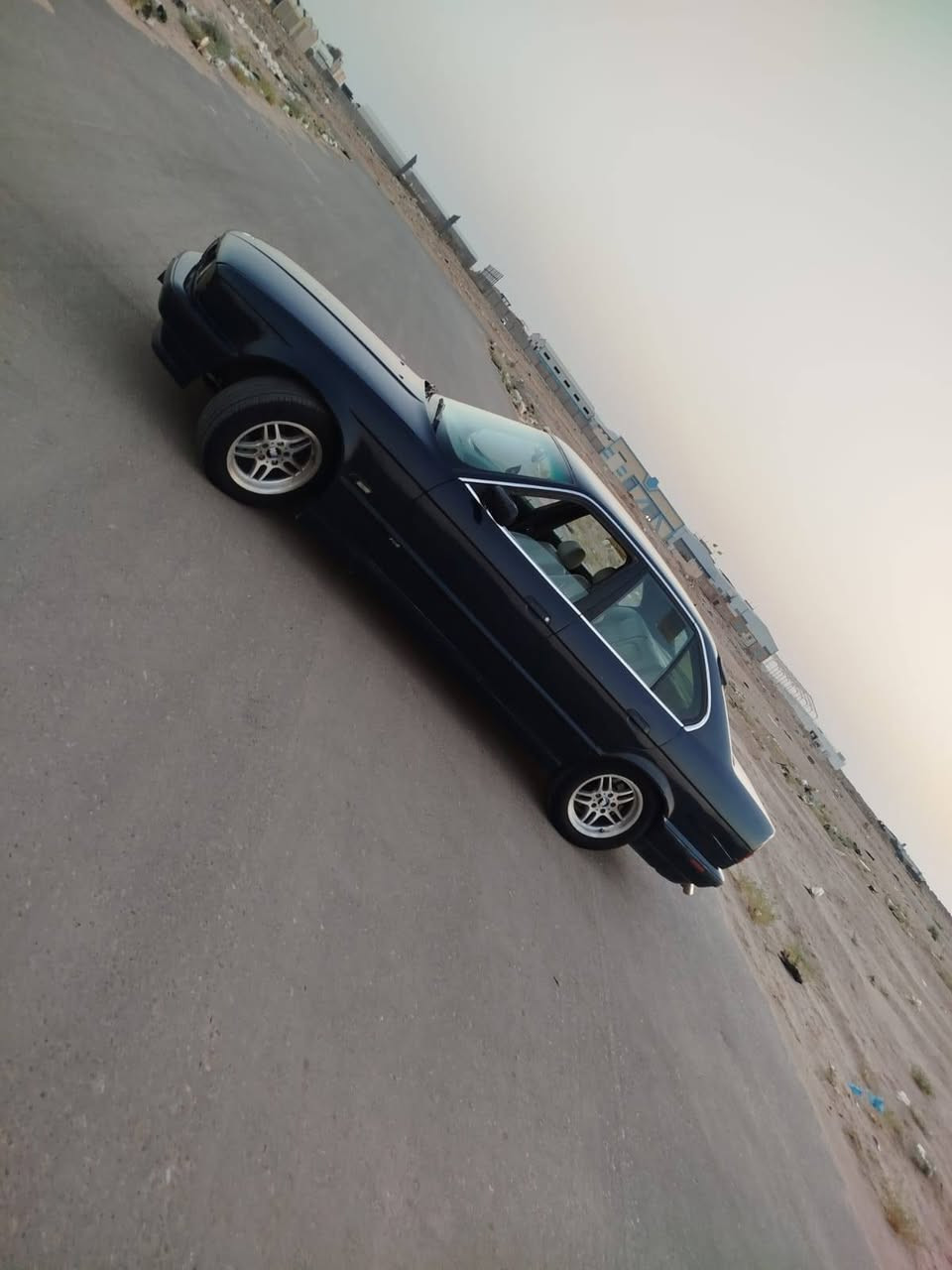 بي ام 525مسكر فانوس مديل 92 سياره تعميره جديد غرفه جديده سياره متعوب عليها سياره جاهزه  رقم بغداد انكليزي تحويل مباشر مكان سياره كربلاء ***********
السعر40 عين التمور, كربلاء
