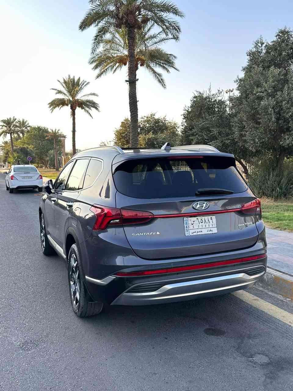 السلام عليكم
سنتافي موديل 2021 هايبرد 
وارد امريكي 
رقم بغداد بسمي 
فول مواصفات للاخير ١/١ 
بانوراما 
رادار كامل كامرات ٣٦٠ 
بردات خلفيه 
كشنات تدفئه تبريد 
جنطه كهربائيه 
كل مواصفات بيه فول 
مكان سياره بغداد حارثيه 
سعر 185 $ 
***********  للاستفسار الاتصال
