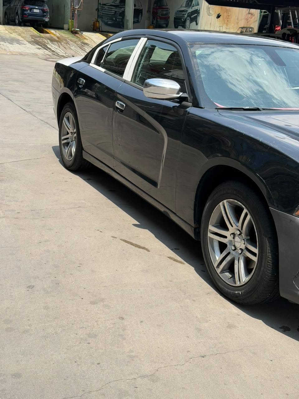 جارجر 12 بيه جاملغ امامي والباقي كفاله سياره موجوده في بصره الجبيله. سعر 135   مكلف بل نشر رقم صاحب السياره 
***********
