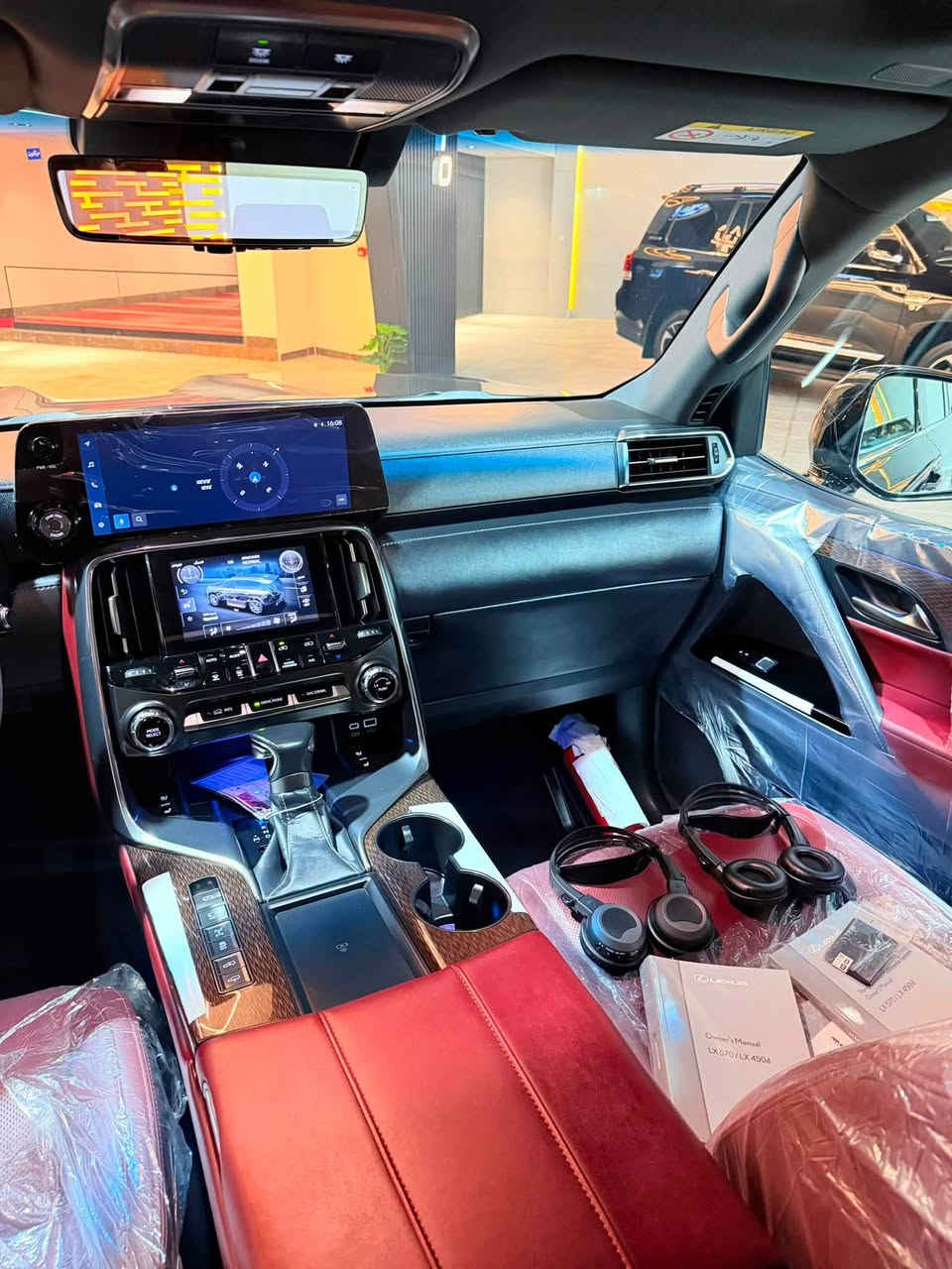 لكزس LX600 • ٢٠٢٣ • ٤٥ ألف كم