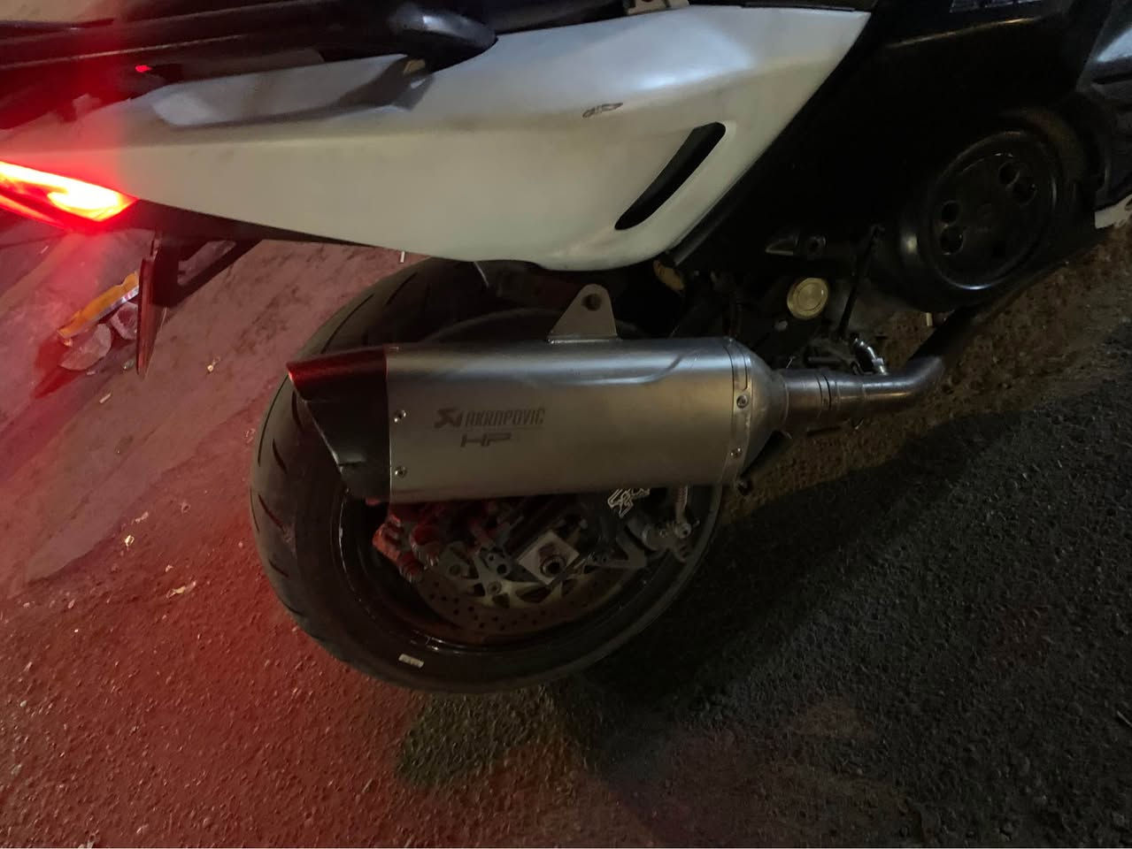 السلام عليكم شباب 
بطيخه اكره اصليه 
ترههم 500/530
صوت طرب ناعمه بل مشي وبل معدل جعره 
حلك كاربون دبل فتحه 
سعر اتصل وبيك خير وتدلل خاص ممتواجد 
*********** متواجد واتساب هم 
او مراوس بطيخه ثانيه مرتبه 🤍 بغداد, العراق
