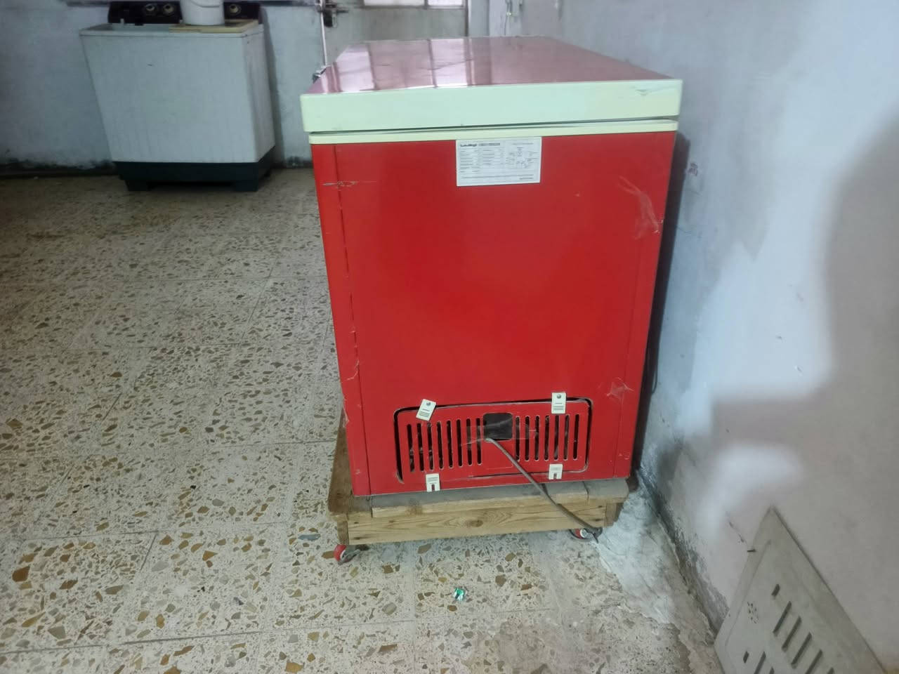 مجمده للبيع أخت الجديده حجم 14 نو اوكما تجميد فول ماداخله تصليح مكانها ديالى بعقوبه الشراي يتصل ويدلل ***********
