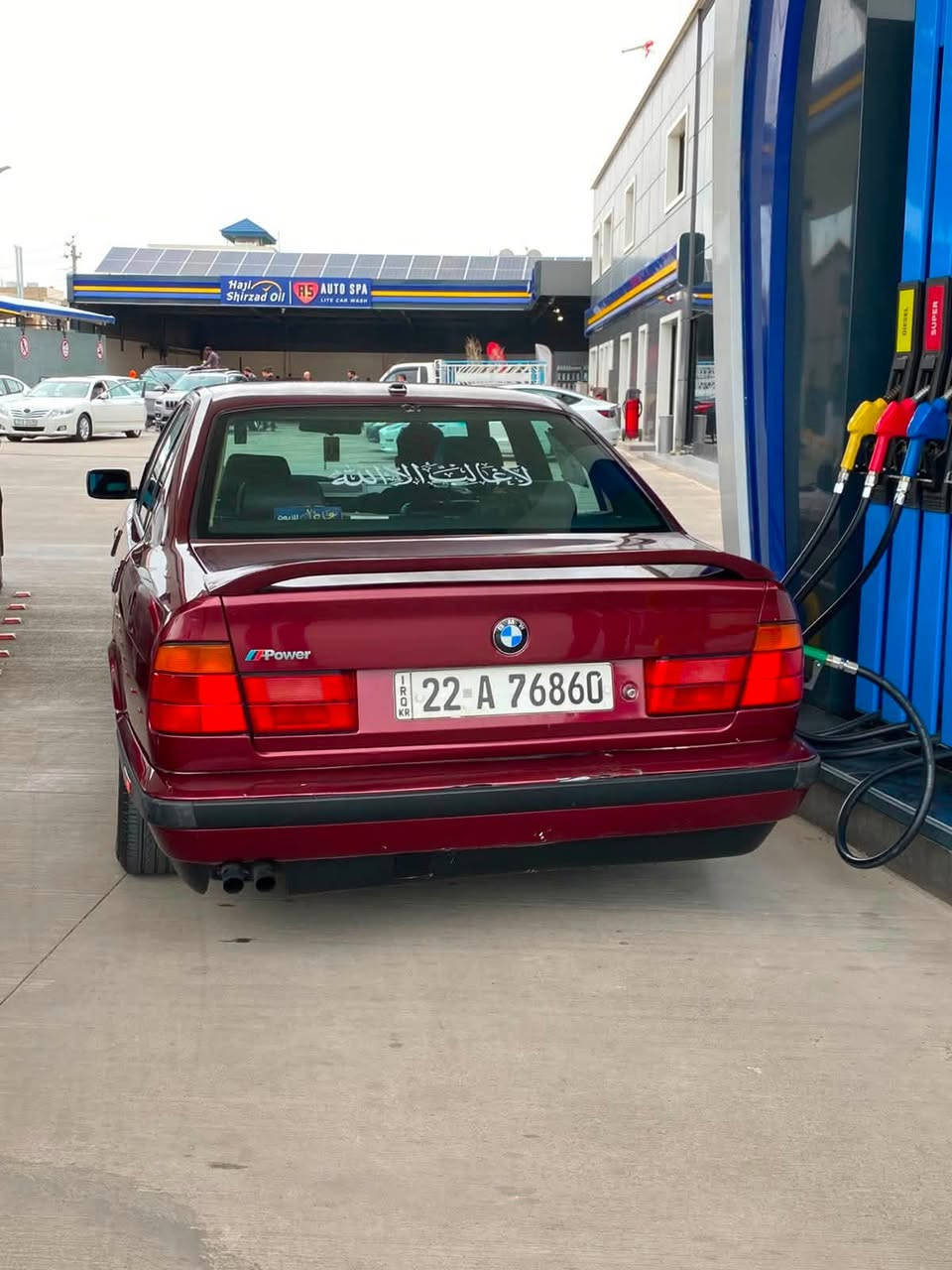 BMW 1993 .525 بجم عريض
رقم اربيل بأسمي تحويل ثاني يوم 
سنوية للـ27
صبغ عام جمالية 
تبريد ثلج ❄️ 
كامل مواصفات عدا فتحت السقف
گير اوتو غرفة نضيفة جداً كشنات جلد اسود تحكم كهرباء 
بردة خلفية 
مكينة گير اكسل مكفولات
السيارة فول فول مكانها بغداد
 
سعرها ٦٥ وبيها مجال بسيط 

***********
