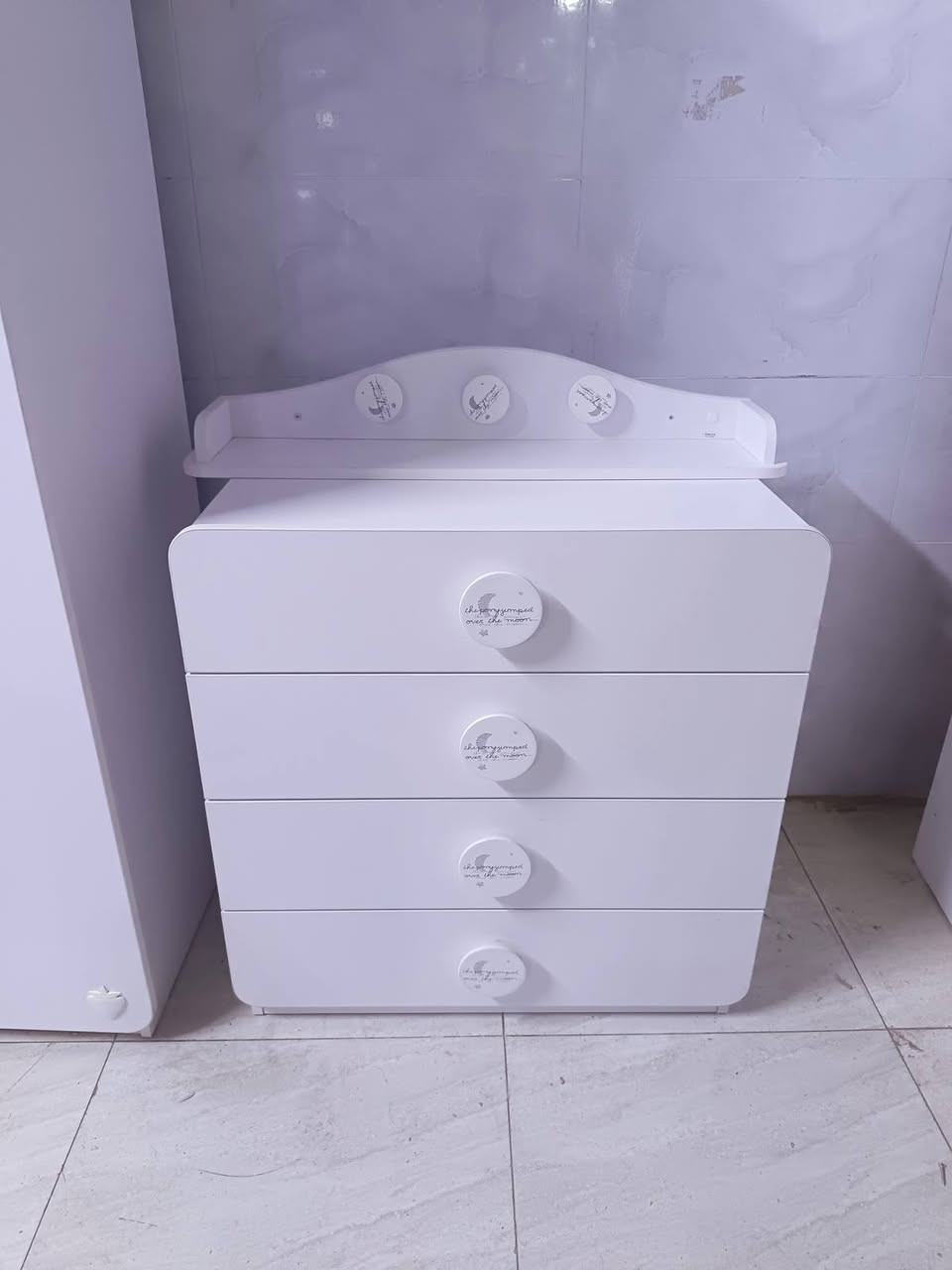 بوفيه • ٣قطع • نظيف