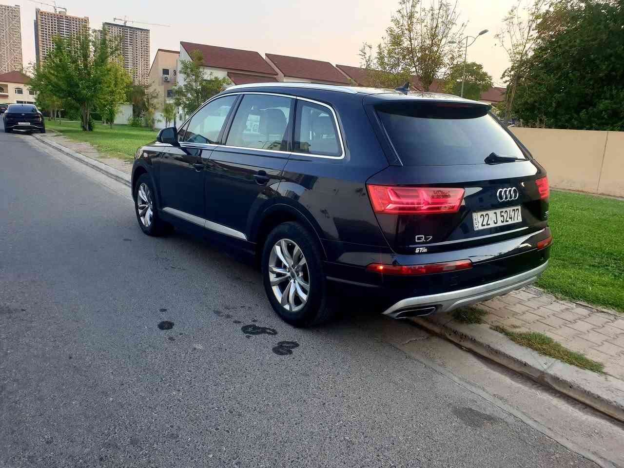 audi q7 2017 premium plus
مكينة ٣٠٠٠ سوبر جارج مامفتوح سنوية جديد 
فقط شبربن صندوك صبغ بدون ارباك 
٧ راكب داخل اصفر كشنات هيتر تبريد مركزي ثلج 
سقف بانوراما و بردة حساسات امامي خلفي و كاميرا رادارات خلفي و امامي مساعد سايق الكاميرا كلة مواصفات موجود بي و كلة شغال بدون اي عطل بالشاشة فقط محتاج طايرات موزين مكان اربيل رقم صاحب سيارة ***********
سعر $ 220 بدون مجال
