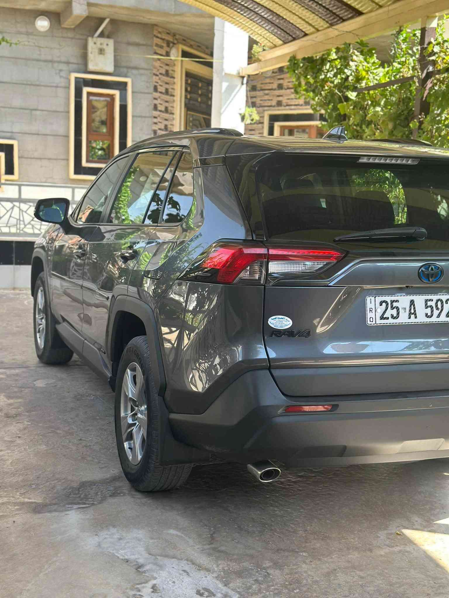السلام عليكم  Toyota RAV4 2022 XLE هايبرد صور الحادث بل منشور بونيد بلادي مبدل السعر حسب المرهم ترهم مقدمه و قسط و ترهم نقد الشراي يتصل ***********
