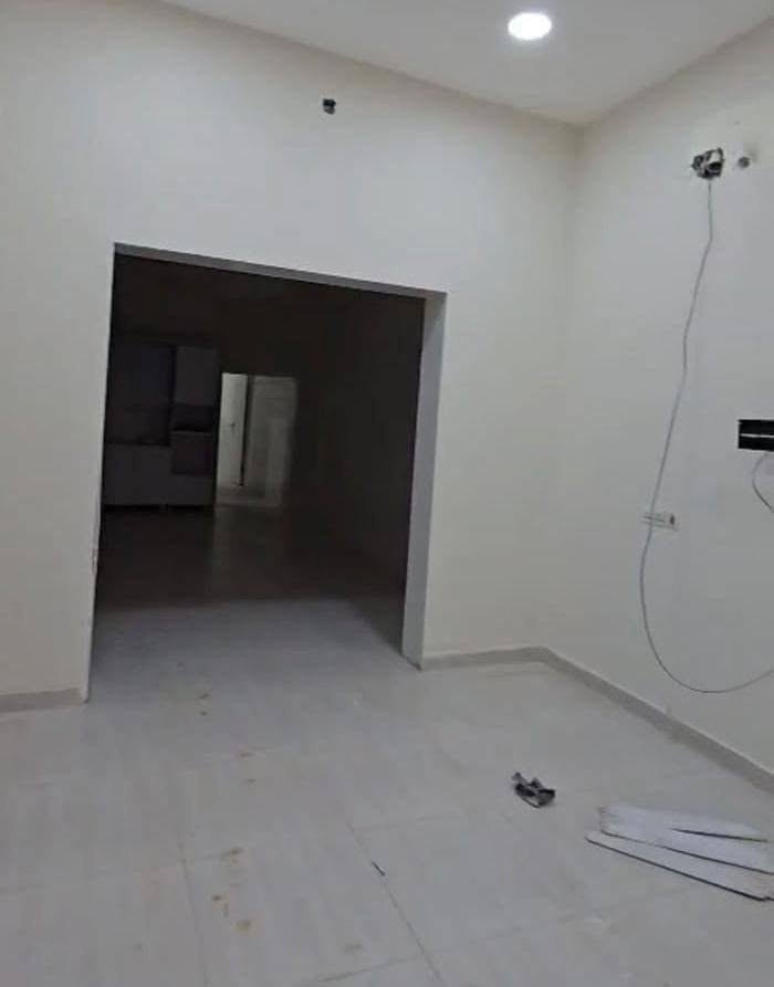 بيت طابقين للايجار ابو الخصيب عويسيان شارع صقر يحتوي طابق الارضي غرفه وصاله وستقبال ومطبخ مفتوح عل صاله ويا الكاونتر وصحيات وفوك غرفه وصاله سعر 400قفل سعر نهائي ***********
