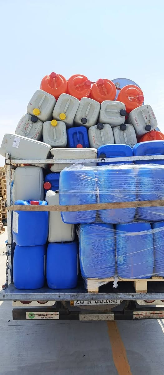 السلام عليكم اخوان عندي جليكانات للبيع ابو ال 25 او 30 وبال 35 سعر 25,000 ونص ابو 30,000 ونص ابو 35 2000 عنوان كركوك حي العروبه ***********
