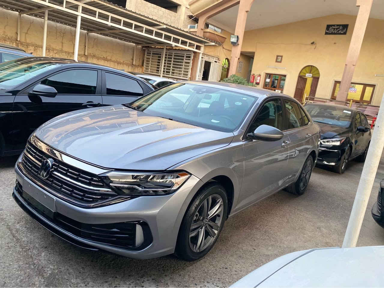 VOLKSWAGEN JETTA,2024
صبغ سياره نص باب صبغ. 
اربك سيستم. ماشي 36الف 
مصفات SEبس بدون سيلايت. 
سعر120ورقه. سيارة رقم كاتي.شرط ترقيم 
 رقم واتساب/*********** اكر, نينوى

