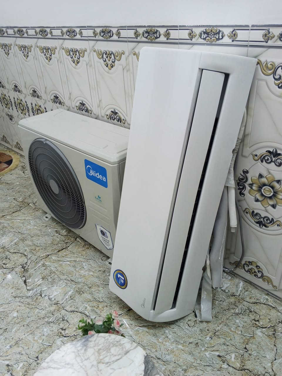السلام عليكم سبلت ميديا طنين اخو جديد استخدام شهر نظافه 100%100 كامل مع ملحقاته سعره 450 بغداد مدينة الصدر ***********
