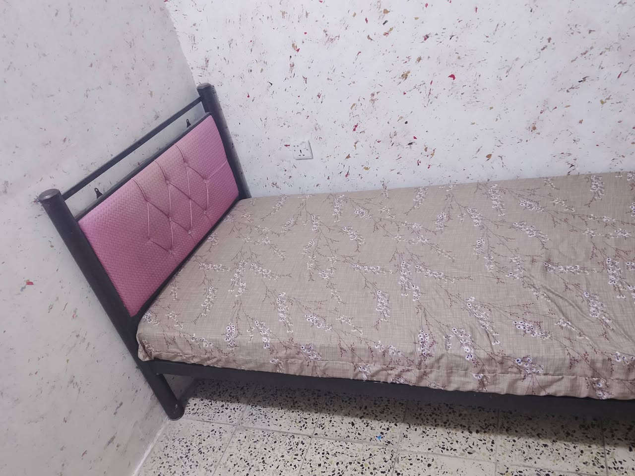 أغراض للبيع للاتصال ***********
