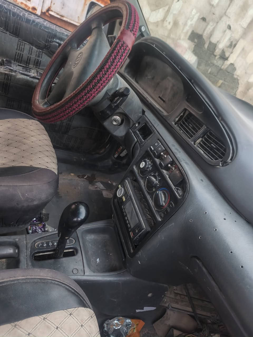 سلام عليكم كيه سيفيا 96  اوتماتيك محرك 2000مسكر جديد توني شاده مشروع وطني صاعده هزه صارلها شهر رقم كربلاء سعرها 32وبيها مجال *********** مكاني ناصريه
