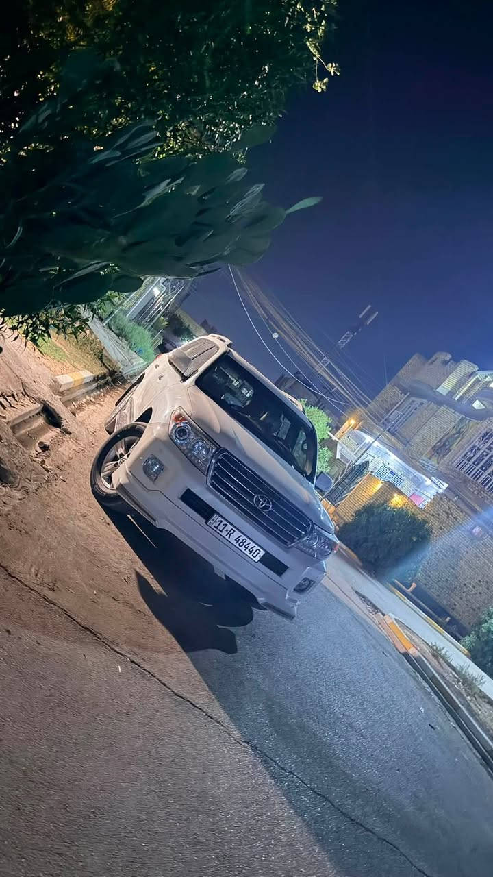 لاندكروز Gxr2015 رقم بغداد باسمي 35000 صور الحادث مرفقة***********
