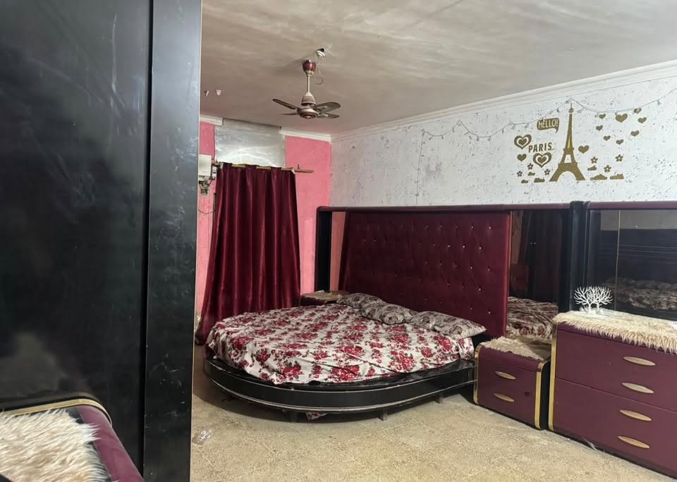 غرفه نوم للبيع تركيا حجم كبير الدوره ابو دشير ***********
