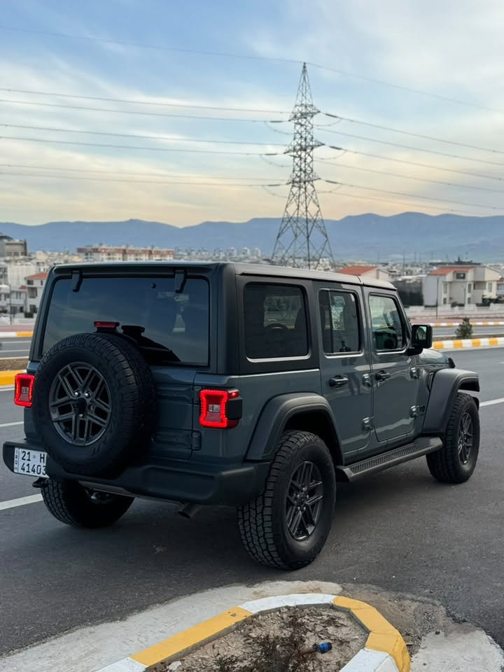 Jeep Wrangler 2024 V6 

+964 773 264 3573

للبیع فتط سعر مناسب
