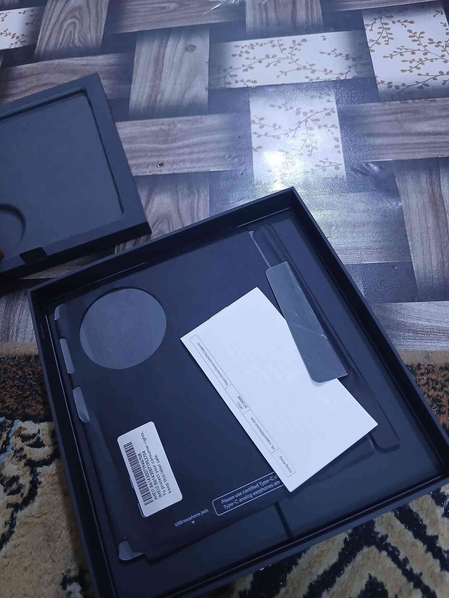 السلام عليكم هونر ماجك v5 جهاز كامل ملحقات ما مستخدم بس مفتوح كارتون غراضة ما مستخدمة جهاز نظافة فووول يعني جديد كلش ذاكرة 512 السعر مليون و350 مكاني البصرة القبلة ***********
