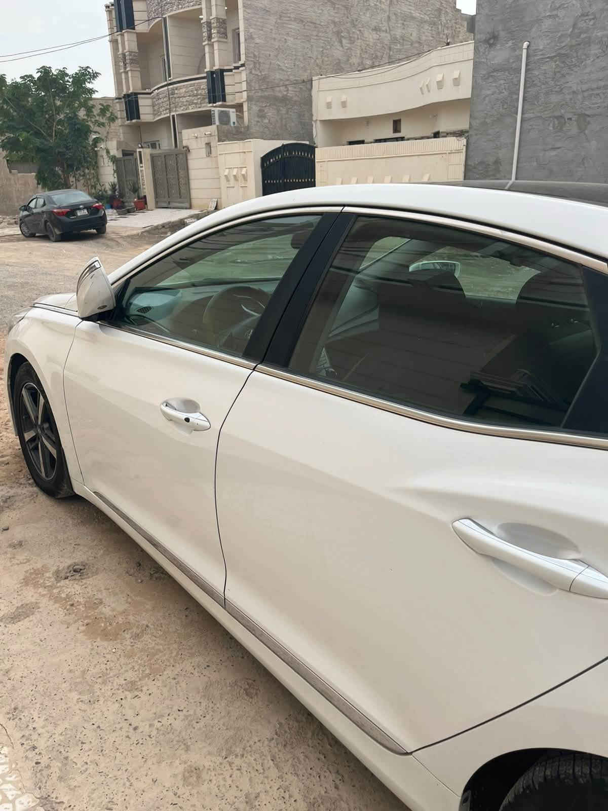 ازيرا • ٢٠١٣ • فول مواصفات