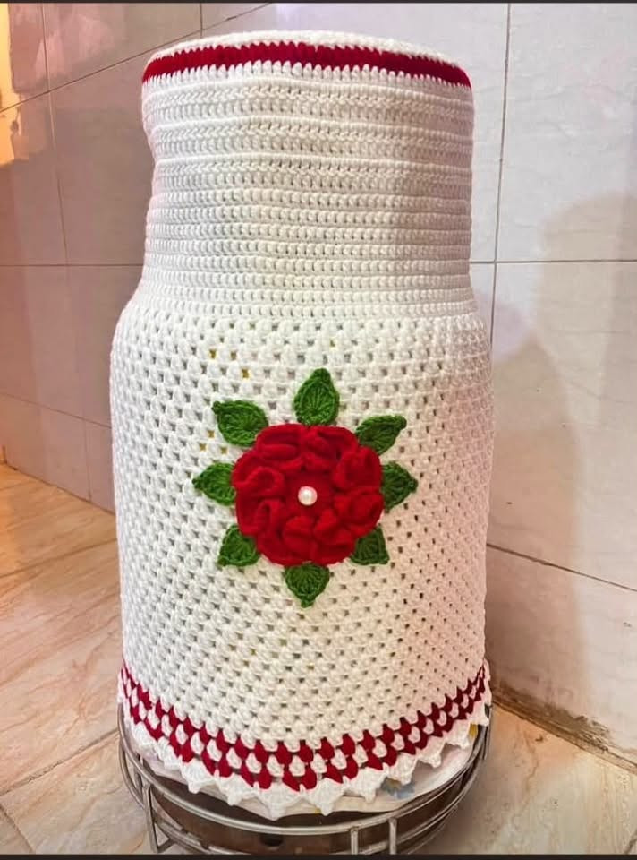 حياكة 🧶
غطاء دبة البراد و دبة الغاز بتصاميم و الوان حسب الطلب و و بأنسب  الاسعار  ✨
للإستفسار التواصل على الواتساب ***********

