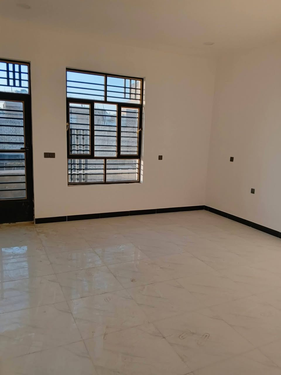 🏠 دار للبيع في الشعب – حي البساتين

📐 المساحة: 100 متر

🔹 استقبال وصالة عدد 2️⃣
🔹 حمامات عدد 3️⃣
🔹 غرف نوم عدد 3️⃣
🔹 بيتونة كبيرة

📍 العنوان: بغداد – الشعب – حي البساتين – حي السلام
📌 شارع أبو حسين المختار، قرب صيدلية عطر البساتين

📞 للاستفسار والاتصال:
***********

🔑 فرصة مناسبة للسكن والاستثمار
