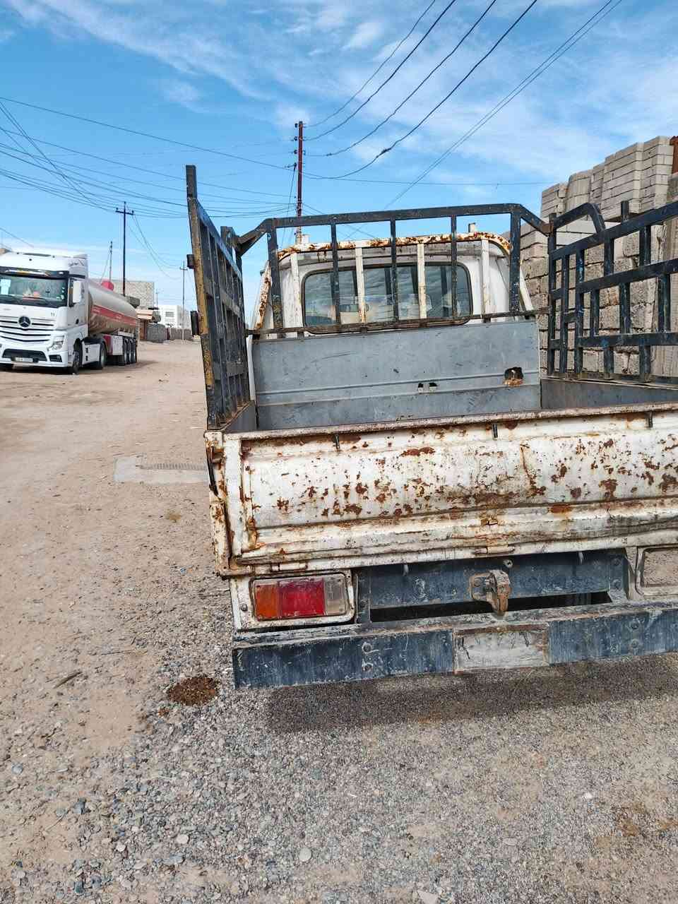 سلام عليكم كيا بنكو للبيع رقم فحص صلاح الدين شرط التحويل محرك مجفت جديد كير جديد بم نوزل مشط ستيرن بور سلف باتري جديد تخم تاير سبرنك ودبل كله جديد سياره جاهزه السعر 28 الاتصال ***********
