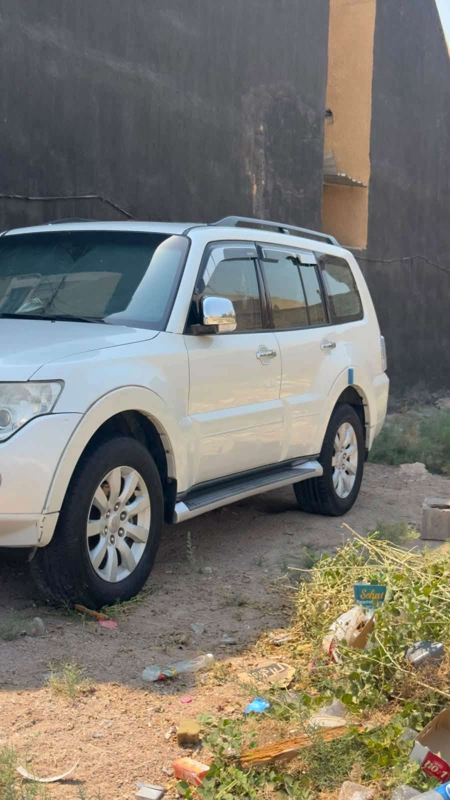 السلام عليكم
للبيع باجيرو حبتور 
معروفه مواصفات الحبتور
خليجي بدون اي ضرر 
مكينه 3.800 بحاله جيده
كير بحاله جيده 
تبريد خير من الله
رقم بغداد مميز 
السياره جاهزه
مكانها بغداد المحموديه
اي استفسار ***********
