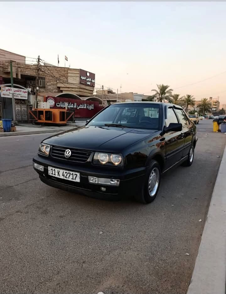 موديل ١٩٩٥
محرك ٢٠٠٠
محرك وكير جيد جدا
گير اوتماتيك 
تبريد شغال ثلج 
كهربائيات كلها شغاله 
بيها مكان صبغ
سياره نضيفه وجاهزه 
سنويه جديده 
رقم بغداد انكليزي 
السعر ٤٥ وبيها مجال بسيط 
المكان بغداد طارميه 
الاستفسار الاتصال عله هذه الرقم 
***********
