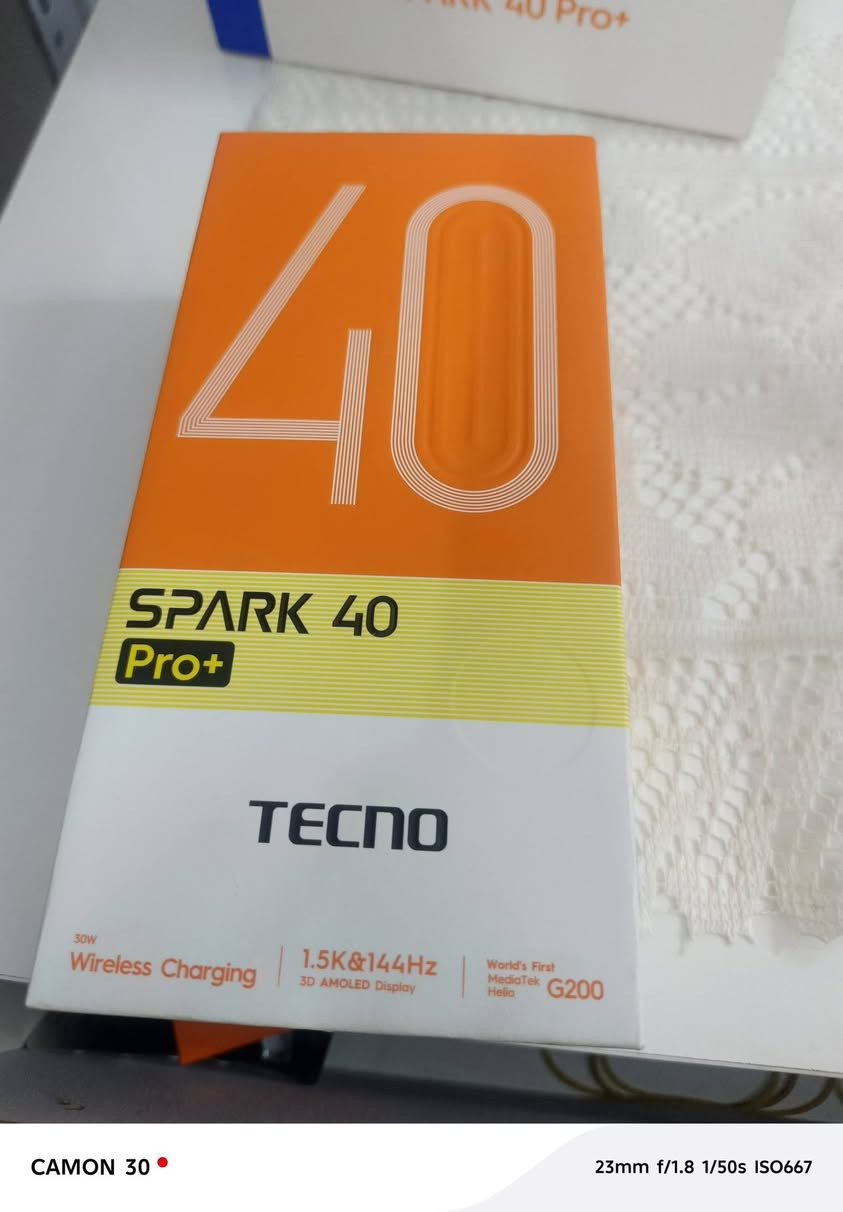تكنو سبارك 40برو بلس
الجهاز نضيف جلخ مابي مامفتوح 
غراضو كامله شاحنه +كارتون  
ذاكره 256
رام 5+8
بطاريا 5200
السعر 280 وبي مجال قليل  
الموصل الايسر 
***********
‏‪***********‬‏
