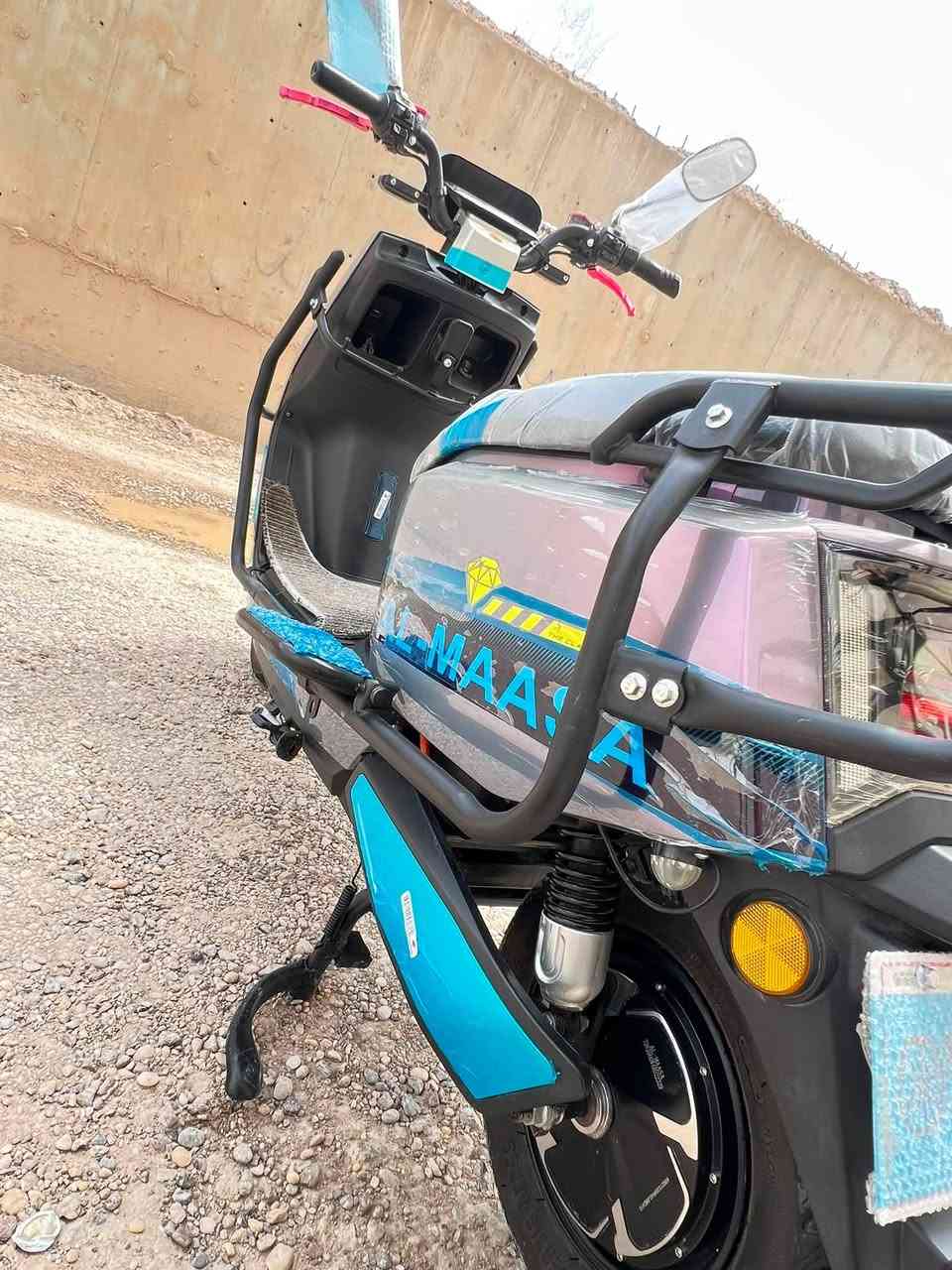 السلام عليكم
دراجه شركة الماسه 💎الدبدوب
موديل2026
موطور بالكارتون جديد
(اخو الزيروو مستخدم شي قليل جداً مكفول حتى من شخط ...)
(بطاريات عدد 6 على فحص )
فول مواصفات  «ملف3500W>
(نظام  R) (نظام P)
(مخرج شحن USP) 
(سرعة 99حقيقي) (سرع 4)
(سويجات2بصمه وكارت تشغيل NFC)
(مثبت سرعة) 
لايت زنون عالي ناصي 
سماعة بلاتوث بلادي 
اشاير يمنة يسرة دبل اشارة
السعر 650الف وبي مجال
الموقع داخل الرمادي 
الاستفسار :***********

