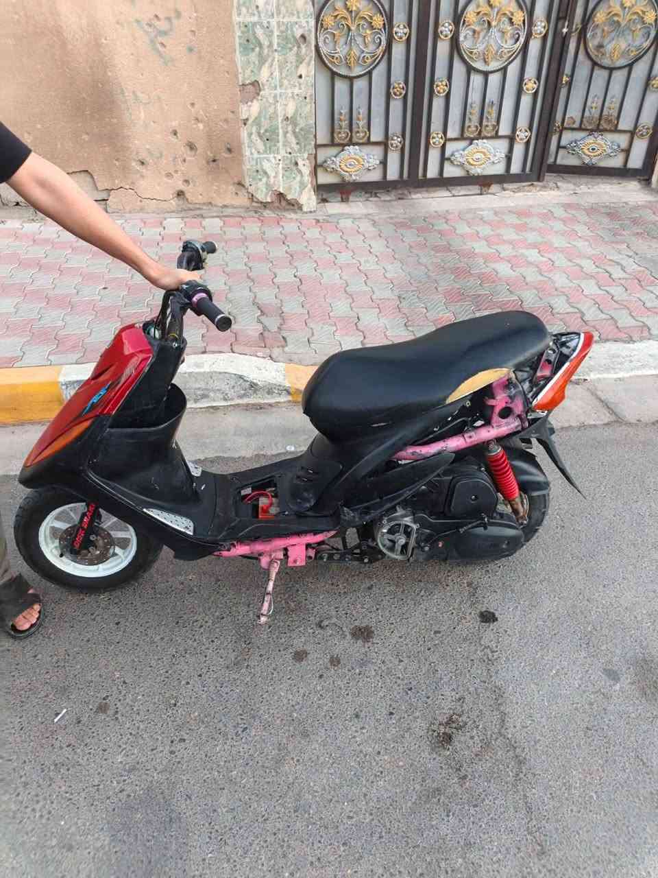 اعادة نشر بسبب الوعود الكاذبه 
دراجه ماكس عدله مرتبه فول شلعه ومعدل 
كفرات كله موجوده
كله ختم 
مابيه نقص بس هندر 
نكره صلف شغاله 
سعر 350
***********
