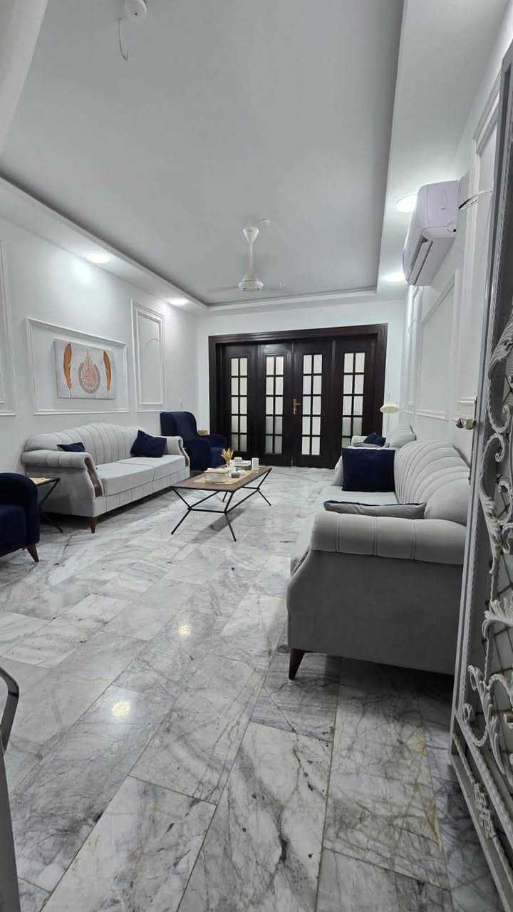 السلام عليكم بيت للبيع او مراوس بقطعه 🏠 مساحه 100متر طابقين حي امن الداخلي مطلوب اسكان ٤٧مليون السعر للبيع ١٠٠مليون مع الاثاث سبالت 4
تواصل على ارقام المكتب
