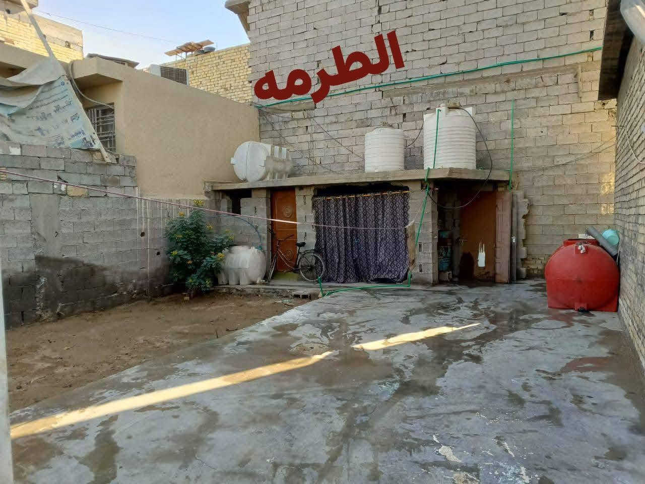 سلام عليكم بيت للايجار وللبيع البيت مساحته 250 م
العنوان التأميم قرب فلكت سلمان باك  رقم الهاتف *********** فقط واتساب كهرباء خطين مي  خطين  الي يريده يرسلني واتساب
