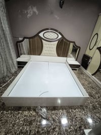 غرفه نوم • القطع بالصورة • للبيع