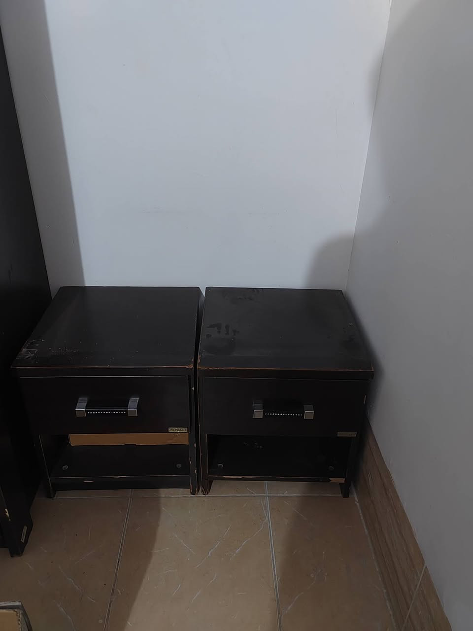 غرفة نوم للبيع سعر 130 الف وبشرط بدون كسروبيها مجال رقم *********** واتساب وياها 2دوشك سبرنك
