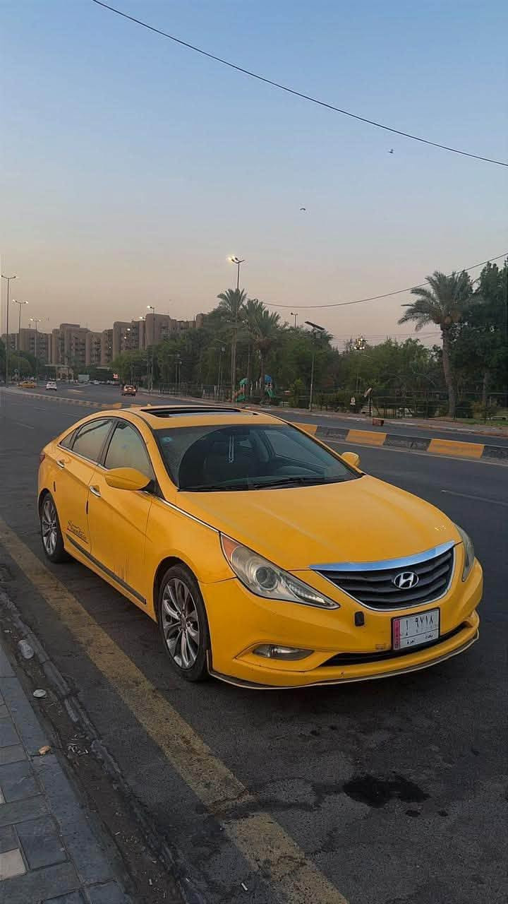 🚘 سوناتا 2011 للبيع 🔥
💰 السعر: 80 وبيها مجال

✨ المواصفات:
🔹 محرك 2.4T تيربو 💨
🔹 تشغيل عن بُعد 🎛️
🔹 بصمة دخول وتشغيل 🔑
🔹 فتحة سقف 🌙
🔹 داخلية جلد 🖤
🔹 كراسي كهرباء ⚡
🔹 تحكم ستيرن ومثبت سرعة 🎚️
🔹 شاشة ومزايا متعددة 🎶
🔹 كاميرا خلفية 📷
🔹 حساسات خلفية 🚨
🔹 جنوط رياضية ✨
التبريد ناقصه غاز 
🔹 سيارة مرتبة ونظيفة وجاهزة للاستخدام ✅

🔥 للمهتمين الجادين، السيارة تستاهل المعاينة
📍 السعر80ورقه 
📩 *********** 
للمعلومه السياره مجفته
