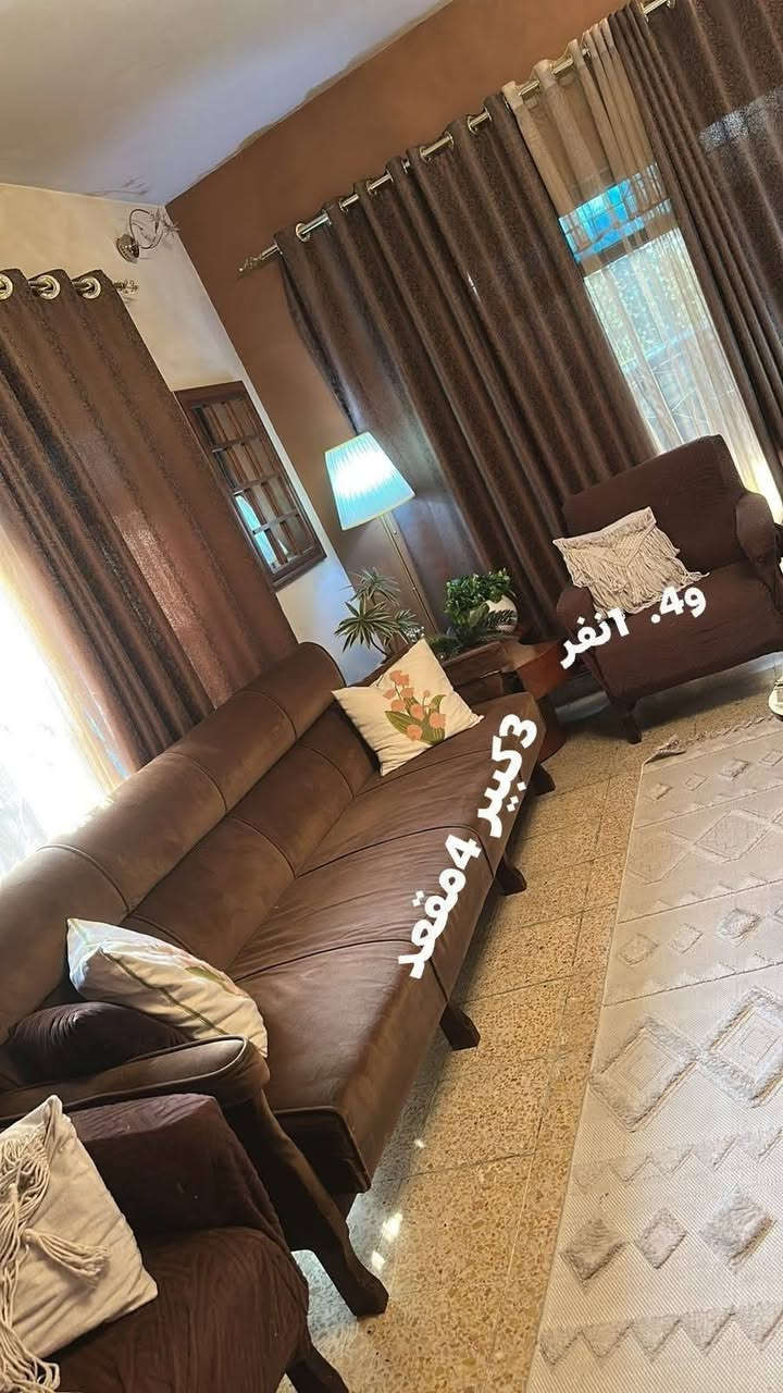 السلام عليكم
صلو على محمد وآل محمد 
من رخصت رئيس الكروب 
قنفات في حالت المصنع جديدات ونضيفات 
3كبار 4مقعد 
و4.  1مقعد 
وثريات 
و1كبيرى 
و5زغار كلهن شغالات ونضيفات وممستعمليهن  ابد 
السعر 475الف التخامة 16مقعد 
ولثريات واحد كبير و5صغار 

وقابل للتفاوض 👍🏻

رقم ***********بي واتساب 
مكاني بغداد حي العلام
