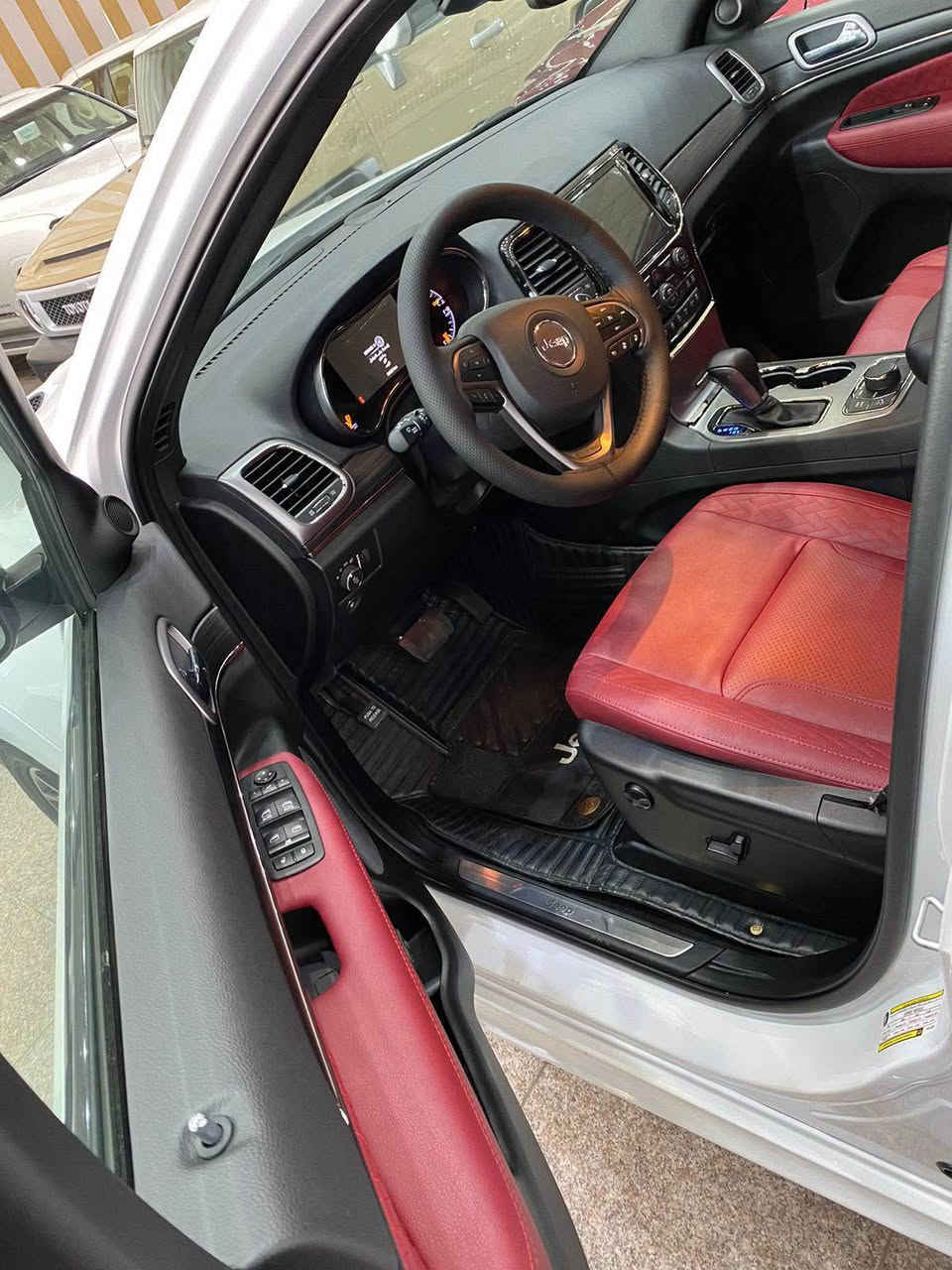 *Jeep Cherokee
S*2022
فول
تغليف نانو كامل
خالية من اي ضرر البصرة, العراق
