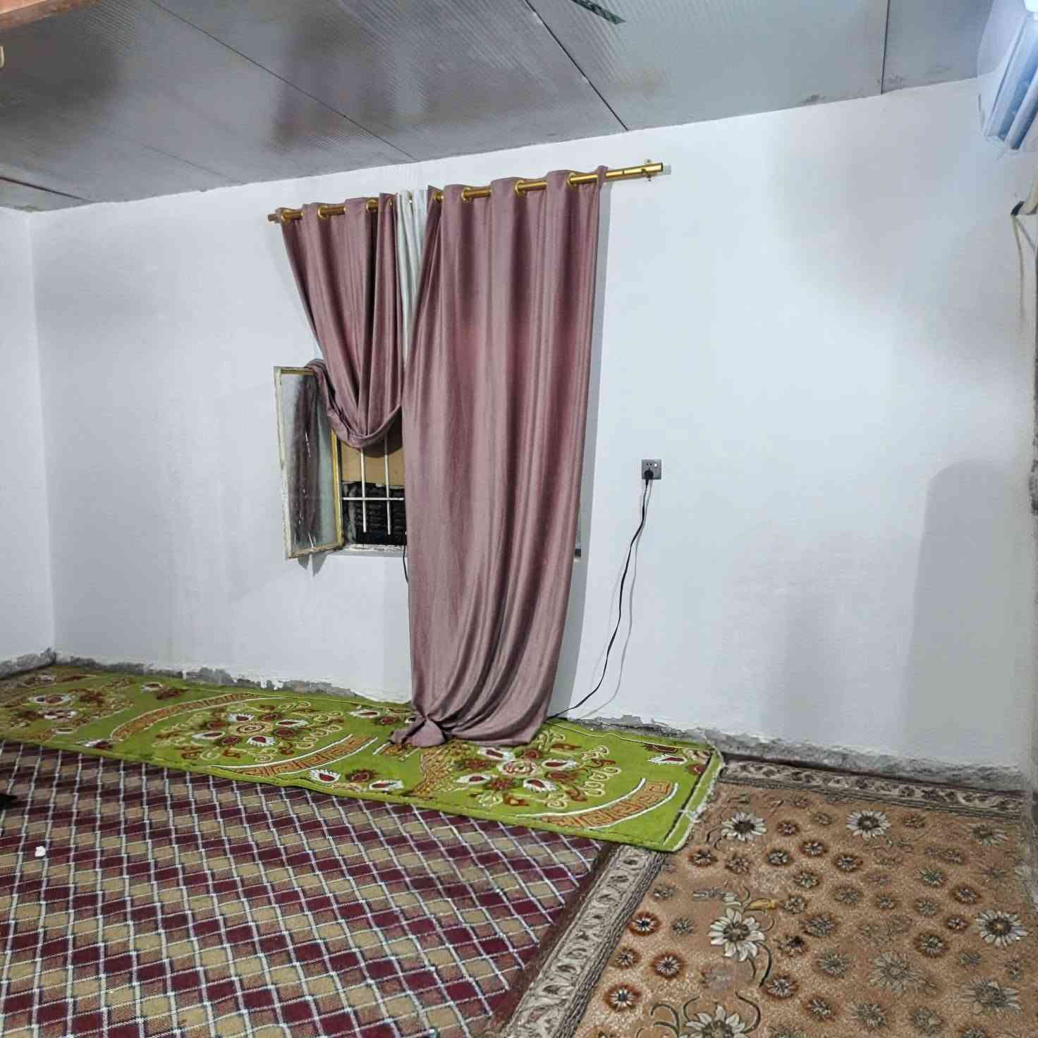 سلام عليكم يوجد بيت البيع المساحه ثلاث ميه البيت بلوك سقف سندويج العنوان كوت اليوسفيه تصال ***********
