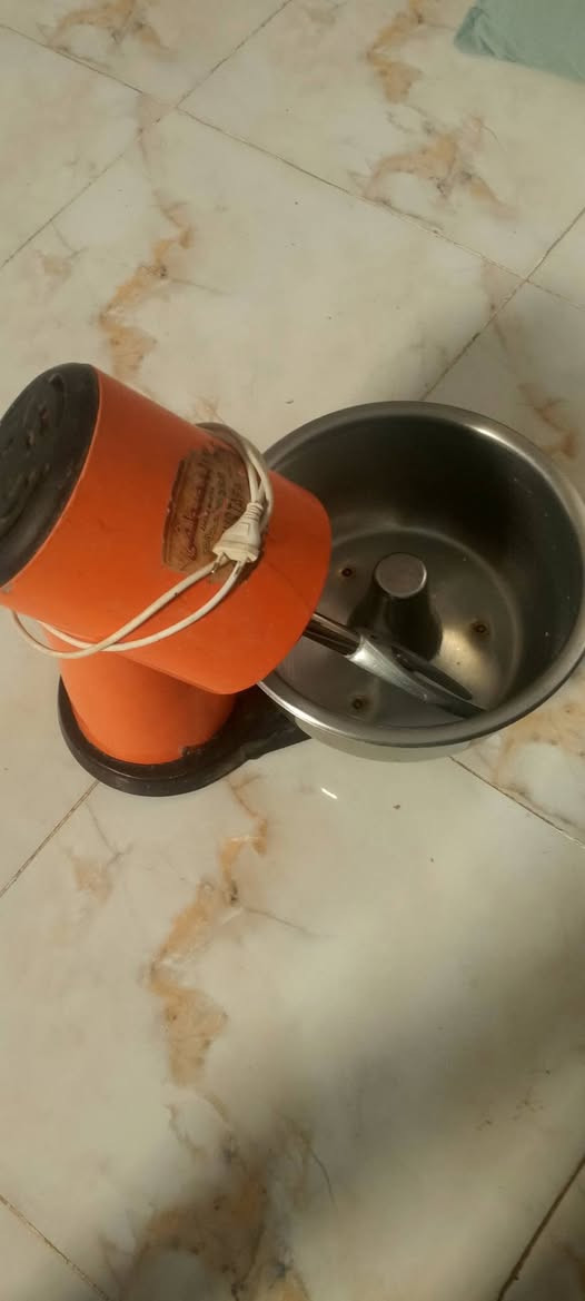 السلام عليكم عندي عجانه سوريه اصليه للبيع مكاني كوت سفحه ***********
