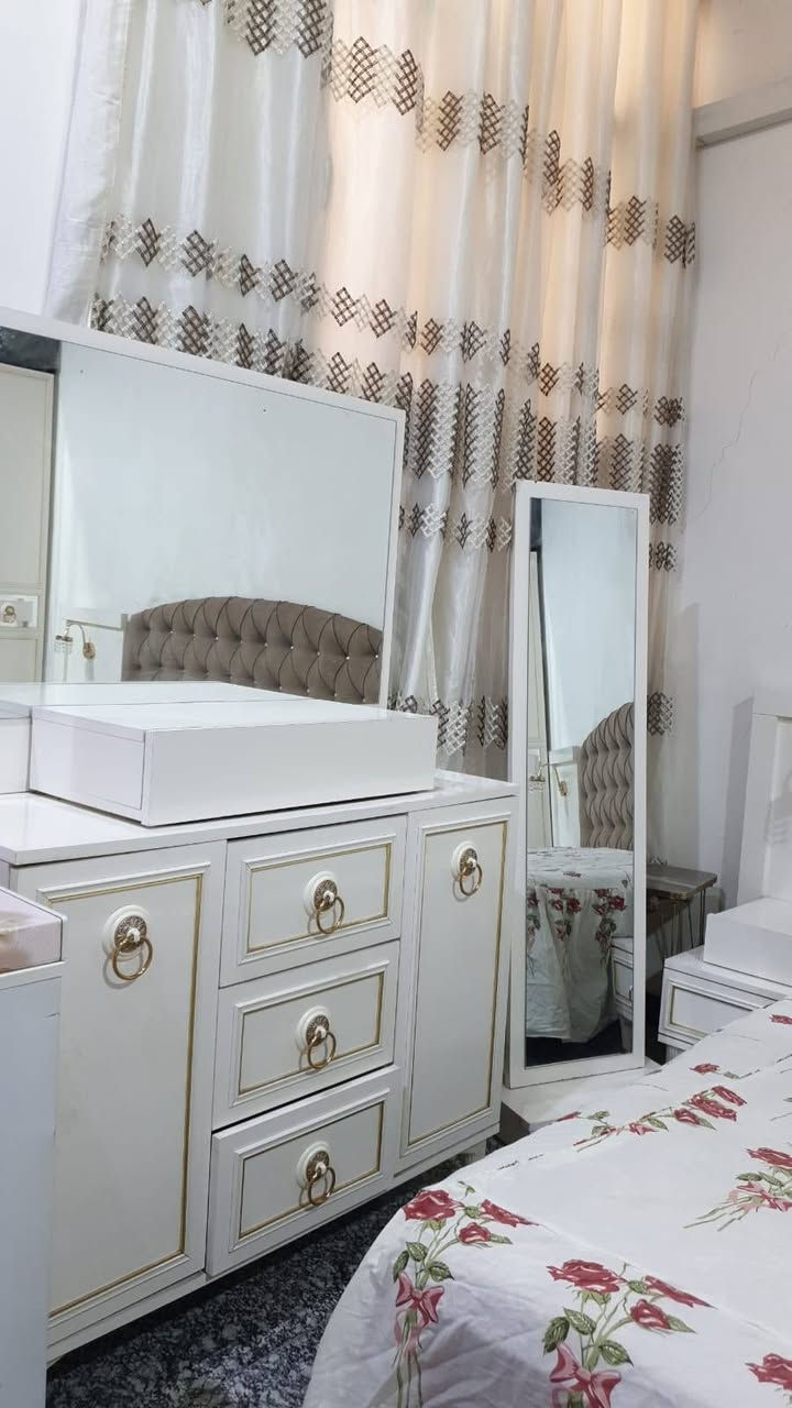 غرفه تركيه للبيع لون ابيض ومذهبه اخت الجديده سعر 600 وبيها مجال

للاستفسار يتواصل ويه هذا الرقم  ***********
