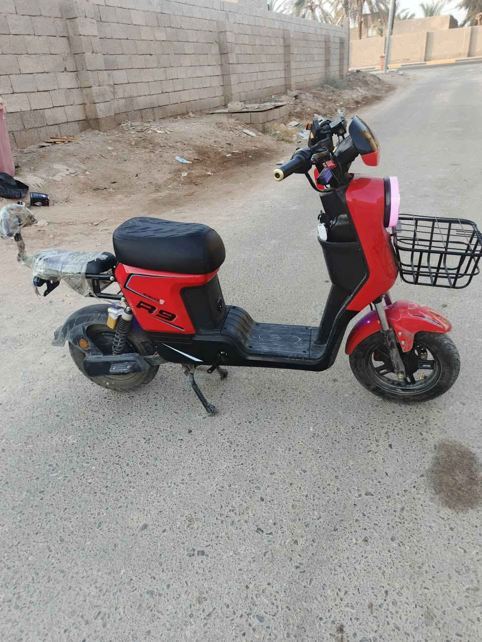 السلام عليكم 
دراجه شحن للبيع 
 R9 الموديل الحديث 
السعر 550 
عنوان قضاء الدير النشوه 
***********

