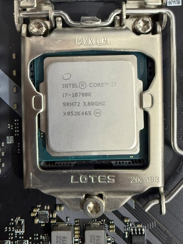 بورد ومعالج للبيع
Intel core 17 10700k BOX
Msi z490 mag tomahawk
سعر225
بي مجال رقم بي واتساب 
***********
او علق اني اطبلك مكاني بغداد الجديدة
