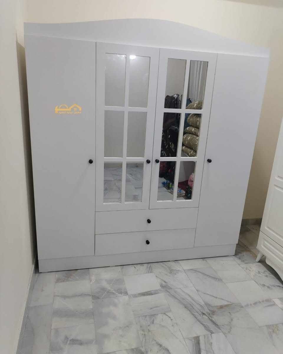 نعلن عن استلام طلبية زبون لتصميم وتنفيذ غرفتي نوم بثلاثة أسرة، بمقاس 2.5 متر × 3 أمتار للغرفة الواحدة. تتضمن الطلبية كنتور، مكتبة، ووحدات تخزين للجرابات، مع استغلال أمثل للمساحة الضيقة.
يتوفر لدينا كادر متخصص لأخذ القياسات وتصميم المساحات بكفاءة عالية.
معمل نجارة السيد
عمل عراقي متقن وحسب الطلب.
📍 بغداد، حي العامل، شارع السكلات، مقابل محطة السيد لغسل السيارات.
للاستفسار:
📲 ***********
📲 ***********
أبو علي.
