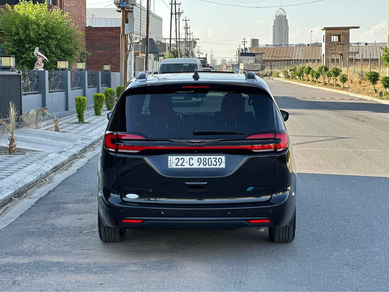 Chrysler Pacifica S E-Hybrid 2021
كرايسلر باسفيكا بلک ان هايبرد – بنزين – Plug-In
المواصفات
محرك 6 سلندر 3600 كير ماوس ابواب و كشنات كهرباء
بانوراما بصمة تشغيل هندبريك بصمة تشغيل عن بعد تبريد و تدفئة بالكشنات و ستيرن 3 شاشات رادار جانبي أبواب جانبية كهرباء (تحكم ريموت)  صندوق كهرباء شفط رادار أمامي وخلفي كشنات VIP منفصلة تنبيه الخروج عن المسار تبريد مركزي (ثلاث مناطق) کامرات داخلی و خارجی و خزن رقم اربيل و باسمي
سیارە بس بونیت مرشوشە بخ بدون دواخل بدون ارباکات
2C4RC1S78MR500188 رقم شاصي
رقم اربیل و باسمی
سعر 249 ورقە ومجال
واتساب ***********
Chrysler Pacifica S E-Hybrid 2021
فول مواصفات هایبرید و کارەبایی و بەنزین
بانوراما بەسمە کوشن جلد خەزن سارد و گەرم کامیرای ناو سەیارەکە و دەرەوەی سەیارەکەی هەیە کوشن ڤی ای پی سیاحی تبرید مرکزی 3 شاشە دەرگا کۆنترول کارەبایی راداری پێش و تەنیشت خەتی جادە هەرچی مواسەفاتە تێیدایە رەقەم هەولێرە و بەناوی خۆمە
بەس بۆنیتی پەمپە بێ ژۆرێ بێ ارباگ
سعری 249 وەرەقە و مجال أربيل, العراق
