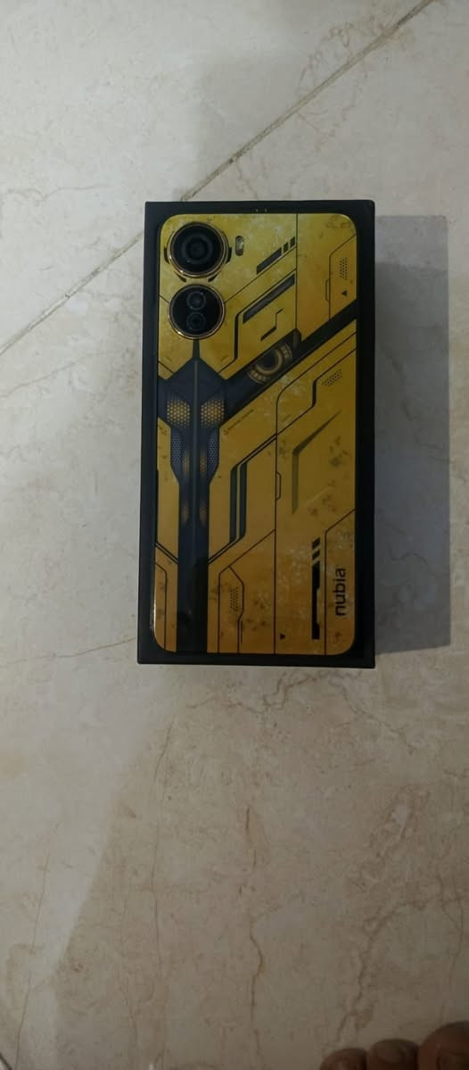 السلام عليكم
جهاز nybia Neo 5G للبيع

ذاكره 256 رام 8

يشغل 60 فريم في الألعاب

جهاز مبدل شاشه اصليه فقط

سعره ب125 

اذا تريده تفضل خاص او اتتصل على هاذة الرقم

***********
