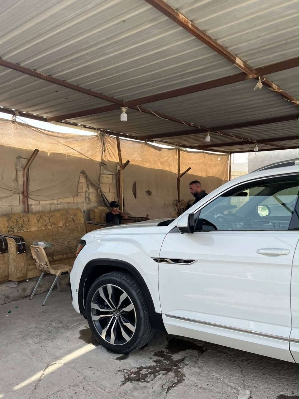 أطلس • R-Line • بونيد متضرر