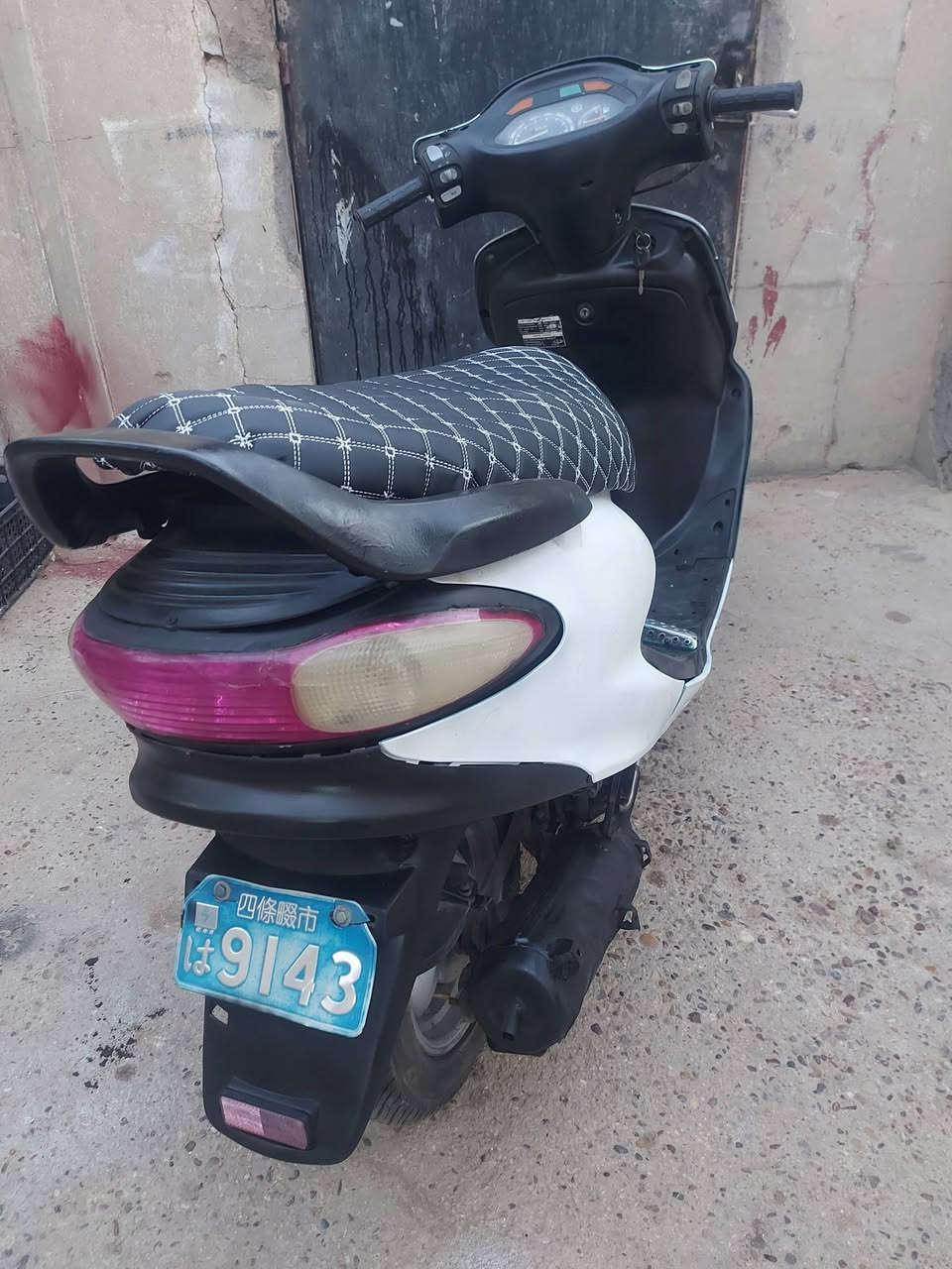 للبيع دراجه ياماما ياباني  شغاله سلف وهندر والكهرباء  شغاله كلها  كشر حيل نظيف السعر  250 الف للتواصل رقم ***********
