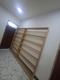 رفوف • للبيع