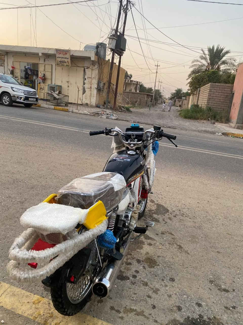 السلام عليكم تايكر للبيع 23محرك مبدل بس ولفات قفط نشاط ومعدل فول شرط كهربايات كله شغاله دراجه فول نضافه السعر 430وبي مجال اتصل ***********مكان بيجي
